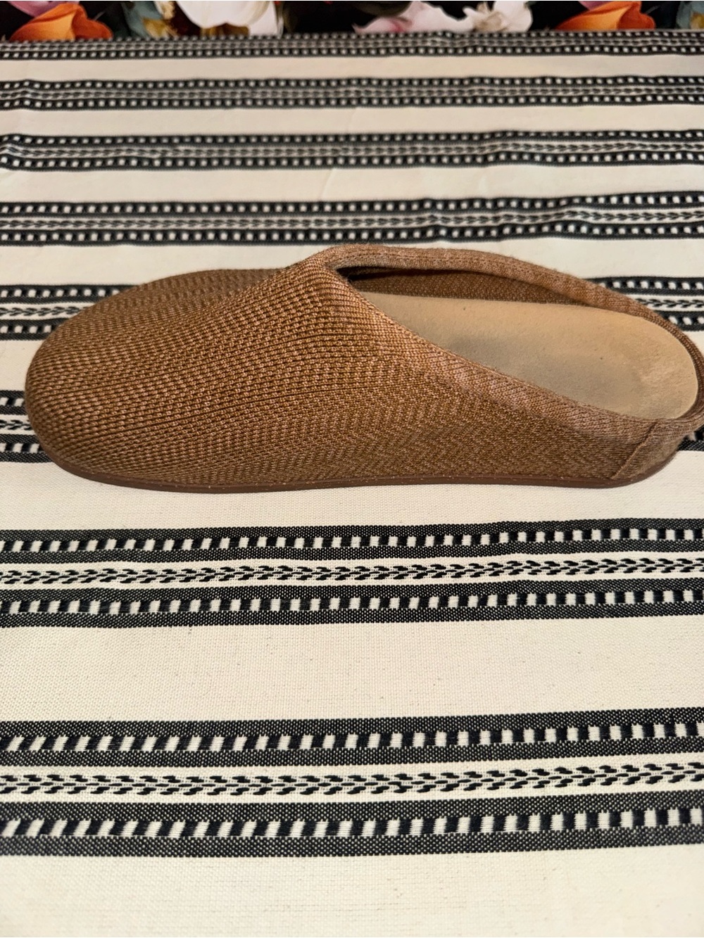 Rothy's Women’s Original Camel Knit Slip-On Clogs, 8 - Picture 9 of 12
